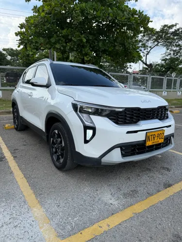 Kia Sonet Vibrant 2025