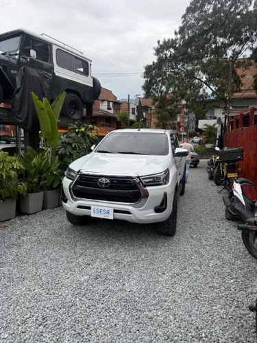 TOYOTA HILUX SRX 2.8 DIESEL