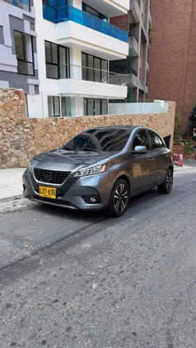 NISSAN MARCH BLINDADO
