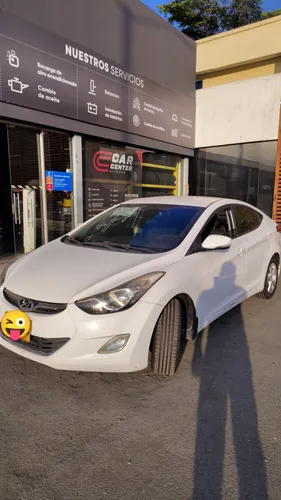 Hyundai Elantra i35 -2012-Automativo