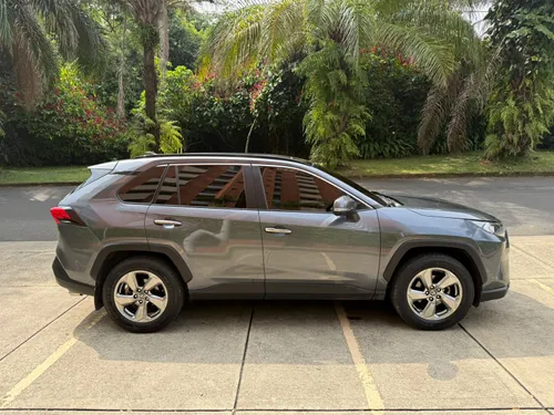 Toyota rav4 limited 4x4