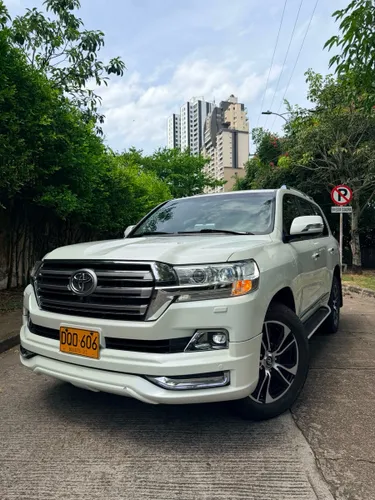 Toyota Sahara LC200 VXR EUROPEA 2017 gasolina