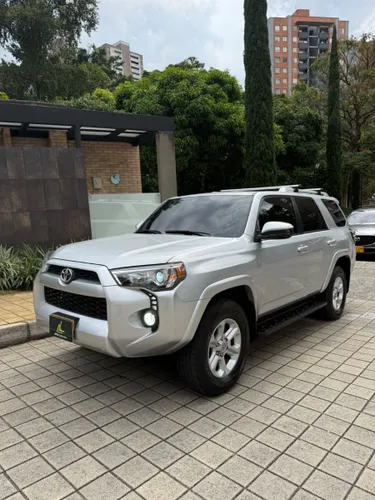 Toyota 4Runner Sr5
