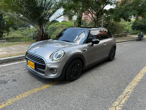 Mini Cooper modelo 2021 Automático