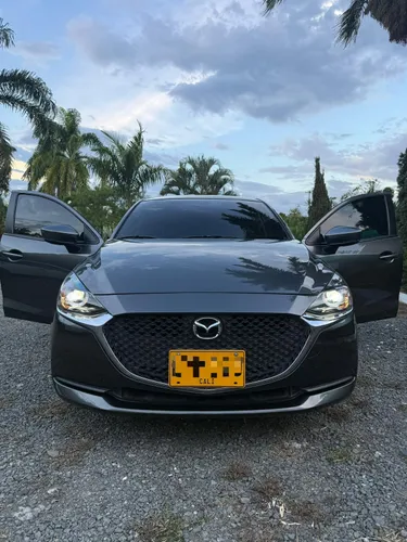 Mazda 2 Touring Sedán Automático 2023