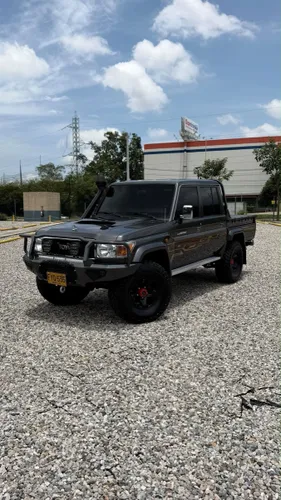 Toyota Land Cruiser 79 Diesel 2018 blindada