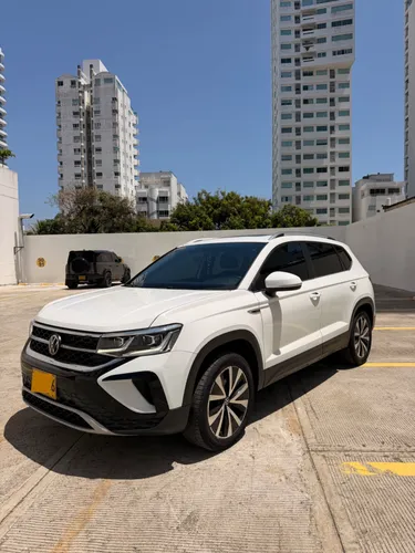 Volkswagen Taos HIGHLINE 2022