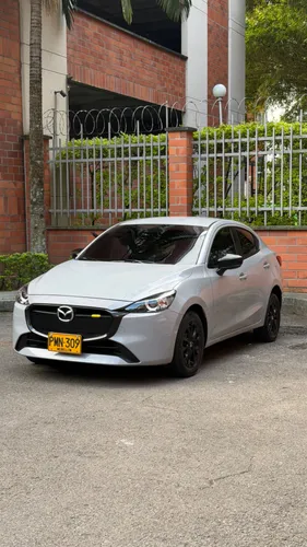 Mazda 2 touring 2025