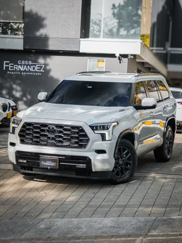 Toyota Sequoia Platinum 2025