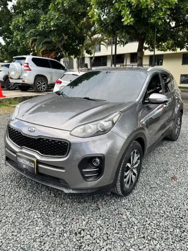 Kia New Sportage LX  Modelo 2018

87.000 kilometros 
Automático 
Vidrios eléctricos 
Pantalla camara de reversa sensores 
2.000 cc 
Ubicación Pereira 
Listo para traspaso