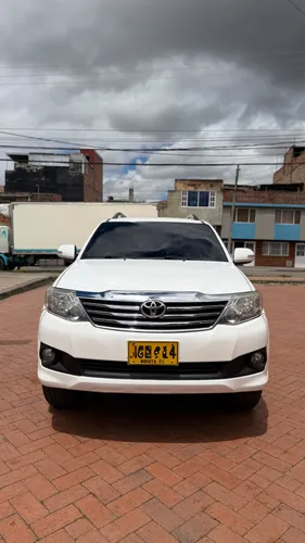 Toyota fortuner urbana 4x2 2.7 gasolina 7 ptos