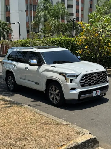 Toyota Sequoia Capstone 2025 Híbrida