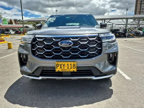 Ford Explorer Platinum 2025