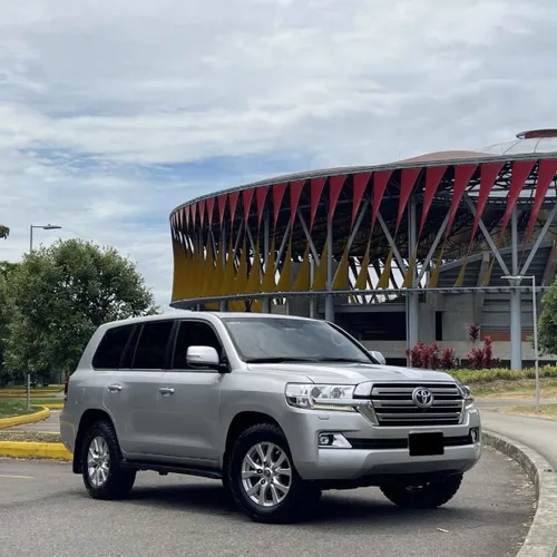 TOYOTA LC200 LAND CRUISER SÁHARA VX 4X4 BLINDAJE 2 PLUS 2020