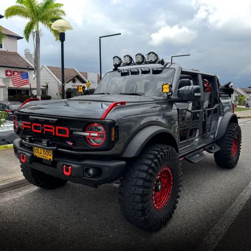 FORD BRONCO WILDTRAK AT 2024