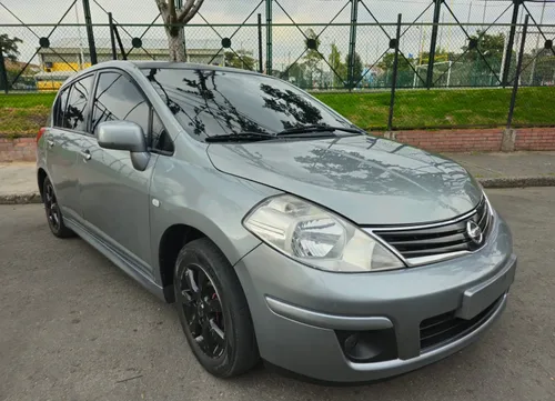 Nissan Tiida 1.8 Premium Tekna 5 p Especial