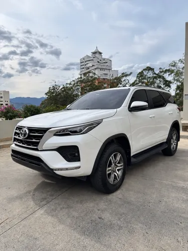 Toyota Fortuner sr
