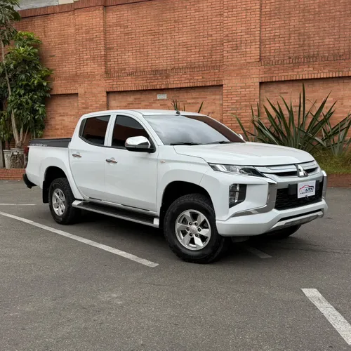 MITSUBISHI L200 MT 2.400CC 2024