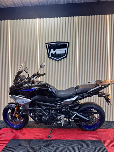 YAMAHA MMT 09
