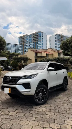 TOYOTA FORTUNER 2021 PERFECTO ESTADO