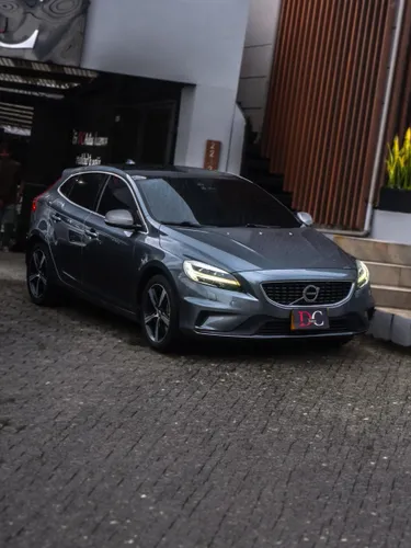 Volvo V40 T4 R-Design 2019