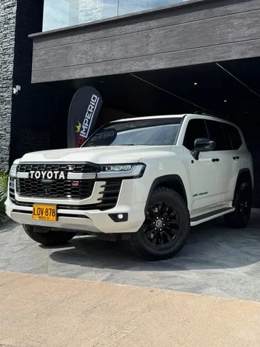 Toyota sahara LC300 GR GAZOO RACING 2023