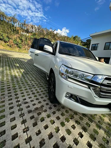 toyota sahara lc200 GXR 2016