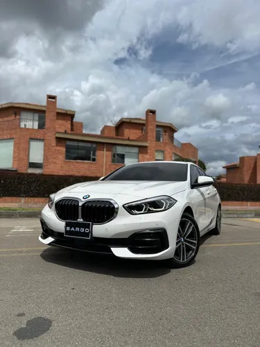 BMW 118i F40 Sport Line Hatchback