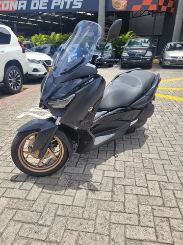 YAMAHA XMAX