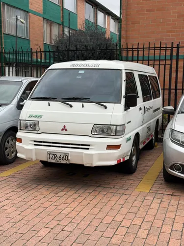 Mitsubishi l300 modelo 2013
