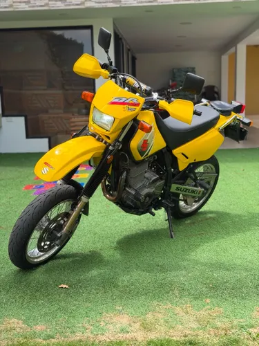 Suzuki DR 650 2020