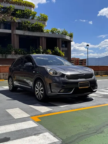 KIA NIRO HIBRIDO 1.6