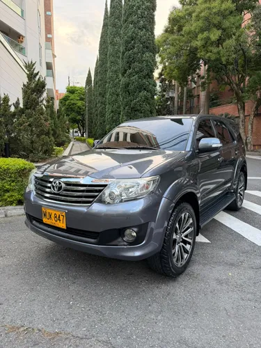 Toyota Fortuner 2.7 At 4x2 2013