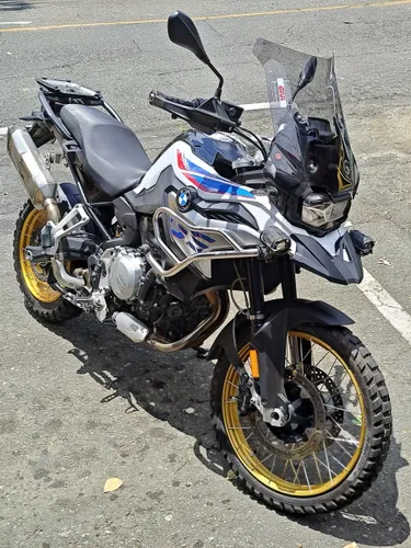 BMW F 850 GS 2019  32.000 KM  AKRAPOVIC KAROO 4 NUEVAS