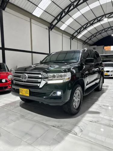 TOYOTA LC200 SAHARA DIESEL BLINDADA