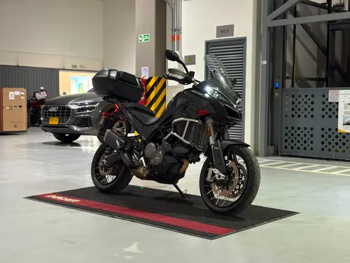 DUCATI MULTIESTRADA V2S