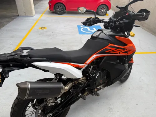 Se vende moto KTM 790 Adventure con solo 13.000 Kilómetros