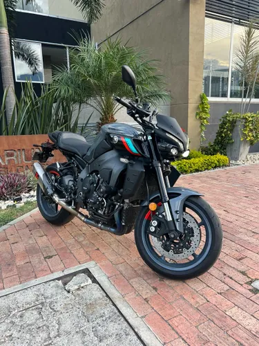YAMAHA MT-10 2022