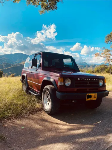 HERMOSO MITSUBISHI MONTERO