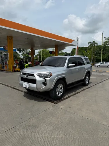Toyota 4Runner Sr5 4.0cc 2020