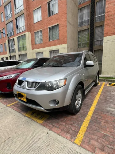 Mitsubishi OUTLANDER 2.4