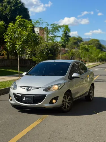 Mazda 2 Sedan 1.5 Automatico 2011