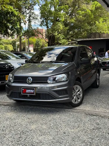 VOLKSWAGEN VOYAGE TRENDLINE 2023 MECANICO 1.6L GRIS 26.200KMS