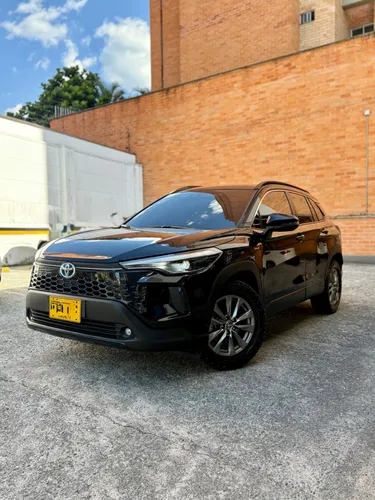 Toyota Corolla cross xei 2026