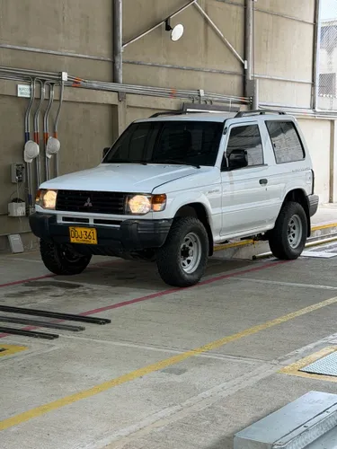 Mitsubishi Montero 2010