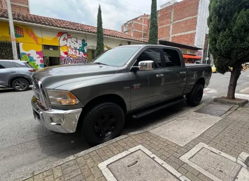 Dodge Ram 2500 modelo 2011
