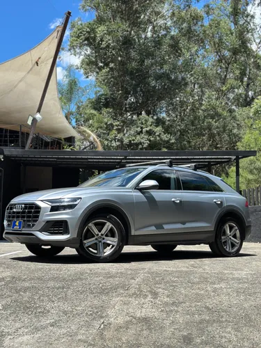 AUDI Q8 QUATTRO