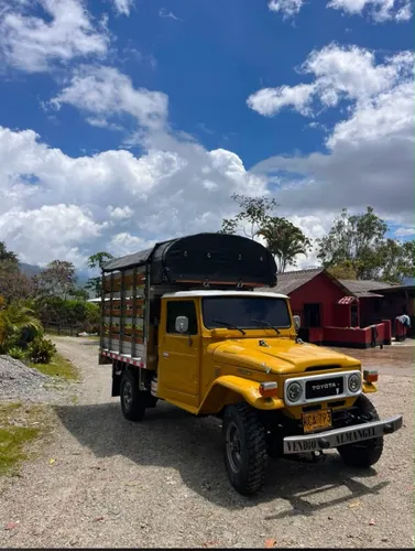 Toyota Fj43 en estaca