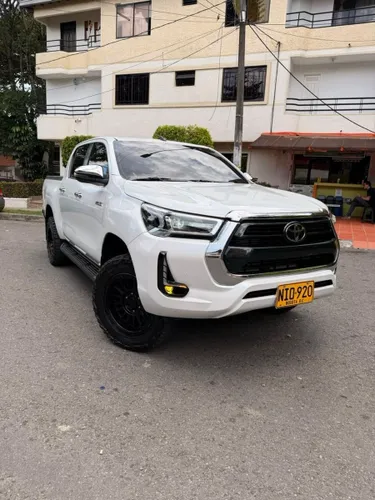 TOYOTA HILUX 2.8L SRX 2023