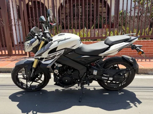 PULSAR NS400Z MODELO 2026